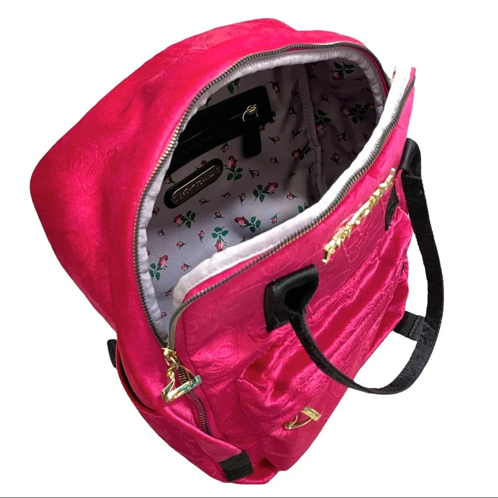 ๐ Betsey Johnson Skull & Roses Velvet Backpack - Picture 2 of 6